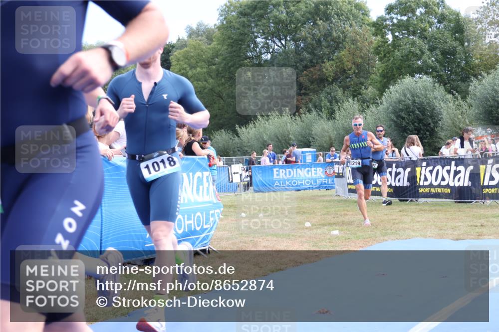 31.08.2025 - Elbe Triathlon Hamburg Strokosch-Dieckow http://msf.ph/oto/8652874 31.08.2025 11:16:57 Ziel 480, 576, 650, 971, 1018, 1219 meine-sportfotos.de