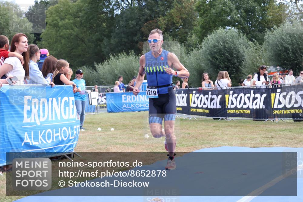 31.08.2025 - Elbe Triathlon Hamburg Strokosch-Dieckow http://msf.ph/oto/8652878 31.08.2025 11:16:59 Ziel 576, 650, 971, 1018, 1219 meine-sportfotos.de