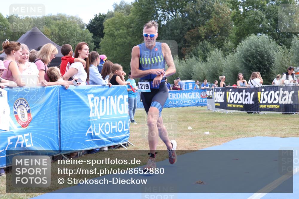 31.08.2025 - Elbe Triathlon Hamburg Strokosch-Dieckow http://msf.ph/oto/8652880 31.08.2025 11:17:00 Ziel 576, 650, 971, 1018, 1219 meine-sportfotos.de