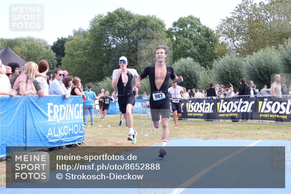 31.08.2025 - Elbe Triathlon Hamburg Strokosch-Dieckow http://msf.ph/oto/8652888 31.08.2025 11:17:36 Ziel 421, 652, 725, 979, 987, 1042, 1070, 1109, 1160 meine-sportfotos.de