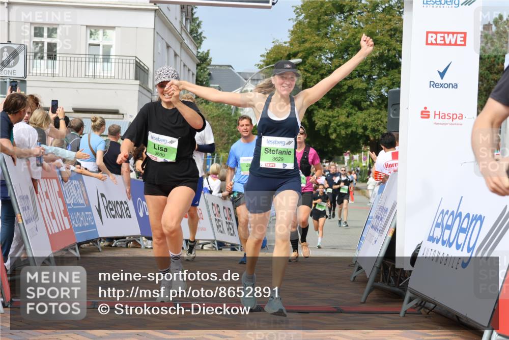 31.08.2025 - 21. Blankeneser Heldenlauf Strokosch-Dieckow http://msf.ph/oto/8652891 31.08.2025 11:08:55 Ziel 3393, 3159, 3081, 3079, 3629, 3630, 3417, 3098, 3097 meine-sportfotos.de