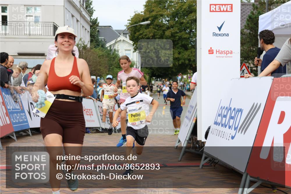 31.08.2025 - 21. Blankeneser Heldenlauf Strokosch-Dieckow http://msf.ph/oto/8652893 31.08.2025 10:27:26 Ziel 2715, 2463, 2559, 2725, 2533, 2709 meine-sportfotos.de