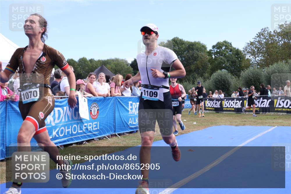 31.08.2025 - Elbe Triathlon Hamburg Strokosch-Dieckow http://msf.ph/oto/8652905 31.08.2025 11:17:39 Ziel 421, 652, 725, 937, 978, 979, 987, 1042, 1070, 1109, 1160 meine-sportfotos.de