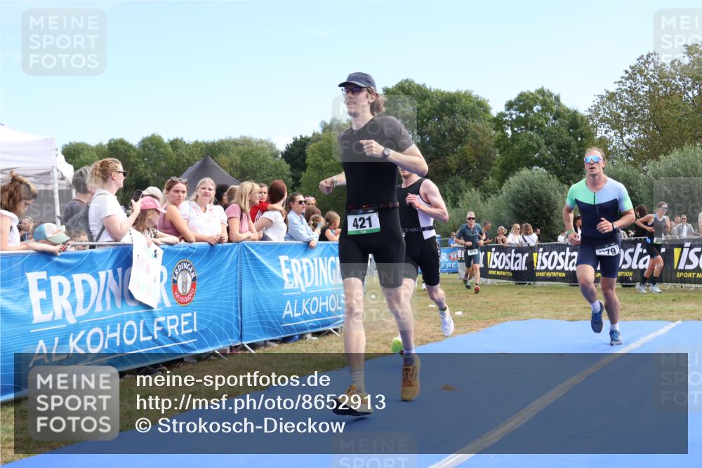 31.08.2025 - Elbe Triathlon Hamburg Strokosch-Dieckow http://msf.ph/oto/8652913 31.08.2025 11:17:43 Ziel 421, 937, 978, 979, 1041, 1042, 1070, 1109, 1160 meine-sportfotos.de