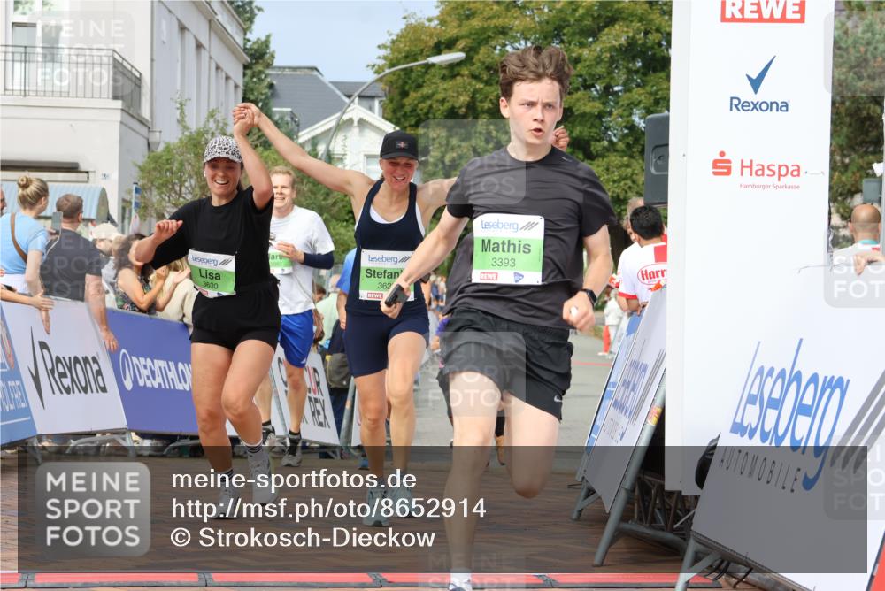31.08.2025 - 21. Blankeneser Heldenlauf Strokosch-Dieckow http://msf.ph/oto/8652914 31.08.2025 11:08:54 Ziel 3393, 3159, 3081, 3079, 3629, 3630, 3417, 3098, 3097 meine-sportfotos.de