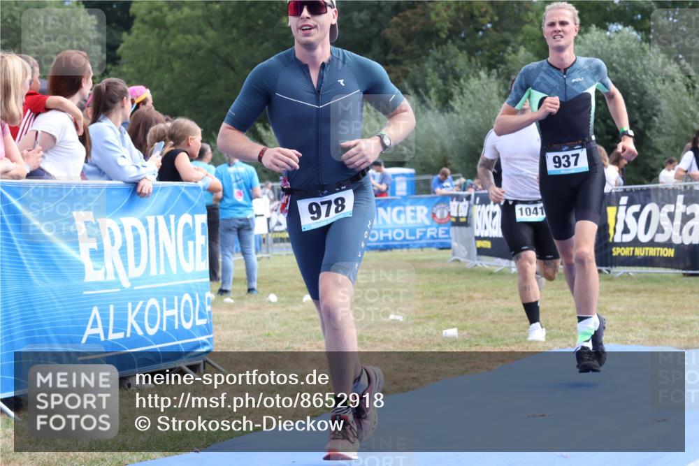 31.08.2025 - Elbe Triathlon Hamburg Strokosch-Dieckow http://msf.ph/oto/8652918 31.08.2025 11:17:47 Ziel 421, 937, 978, 979, 1041, 1160 meine-sportfotos.de