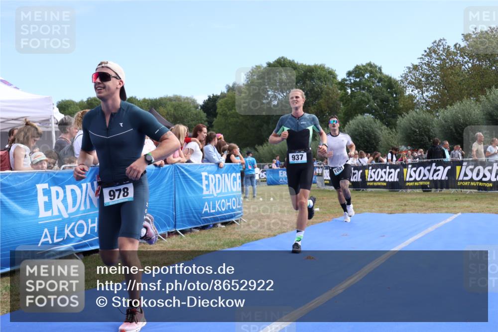 31.08.2025 - Elbe Triathlon Hamburg Strokosch-Dieckow http://msf.ph/oto/8652922 31.08.2025 11:17:47 Ziel 421, 937, 978, 979, 1041, 1160 meine-sportfotos.de