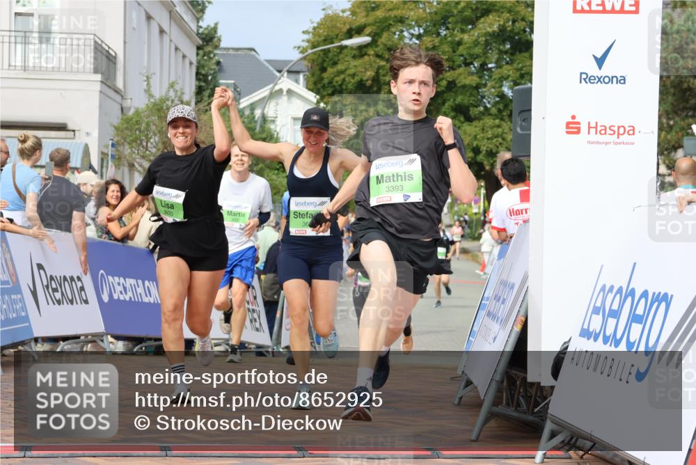 31.08.2025 - 21. Blankeneser Heldenlauf Strokosch-Dieckow http://msf.ph/oto/8652925 31.08.2025 11:08:54 Ziel 3393, 3159, 3081, 3079, 3629, 3630, 3417, 3098, 3097 meine-sportfotos.de