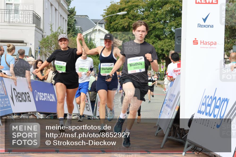 31.08.2025 - 21. Blankeneser Heldenlauf Strokosch-Dieckow http://msf.ph/oto/8652927 31.08.2025 11:08:54 Ziel 3393, 3159, 3081, 3079, 3629, 3630, 3417, 3098, 3097 meine-sportfotos.de