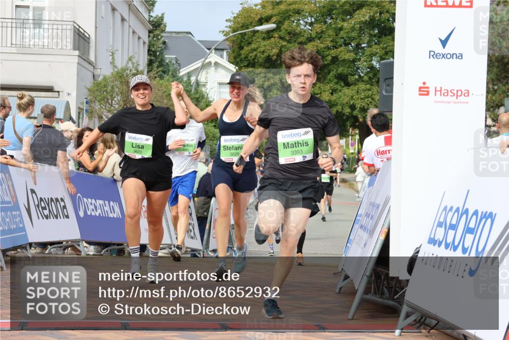 31.08.2025 - 21. Blankeneser Heldenlauf Strokosch-Dieckow http://msf.ph/oto/8652932 31.08.2025 11:08:54 Ziel 3393, 3159, 3081, 3079, 3629, 3630, 3417, 3098, 3097 meine-sportfotos.de