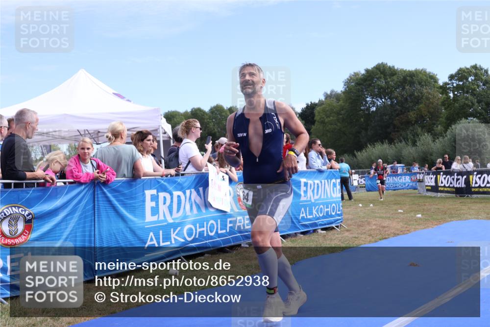 31.08.2025 - Elbe Triathlon Hamburg Strokosch-Dieckow http://msf.ph/oto/8652938 31.08.2025 11:17:59 Ziel 664, 723 meine-sportfotos.de