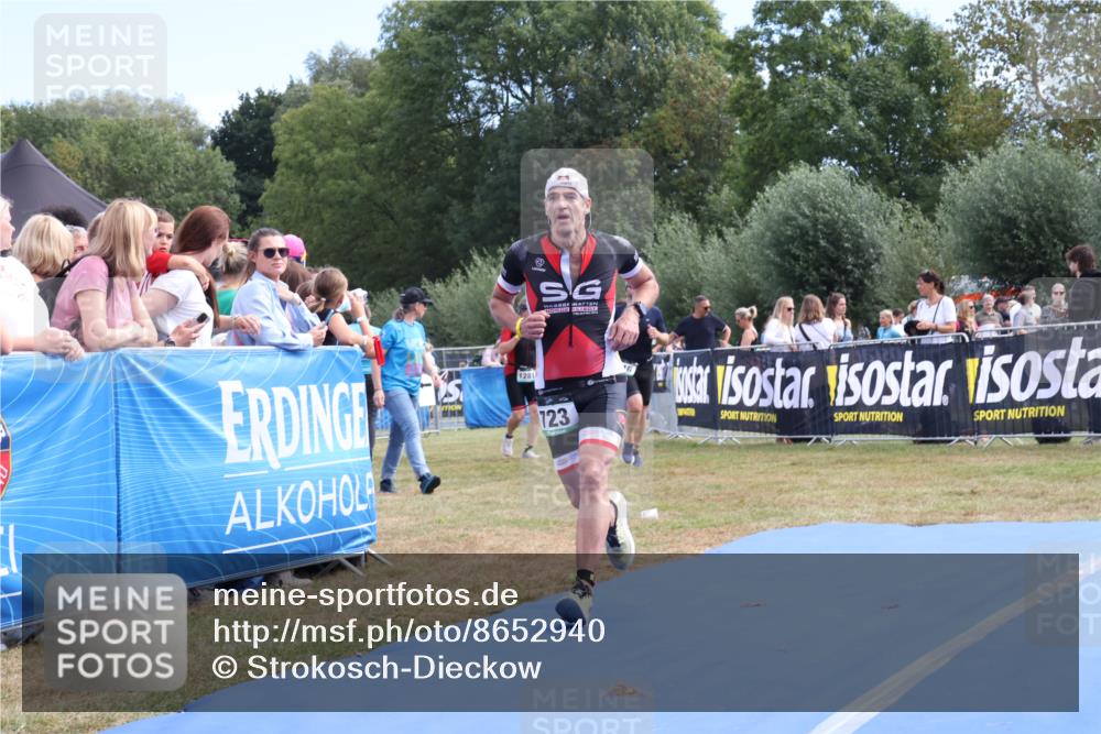 31.08.2025 - Elbe Triathlon Hamburg Strokosch-Dieckow http://msf.ph/oto/8652940 31.08.2025 11:18:04 Ziel 574, 601, 616, 664, 723 meine-sportfotos.de