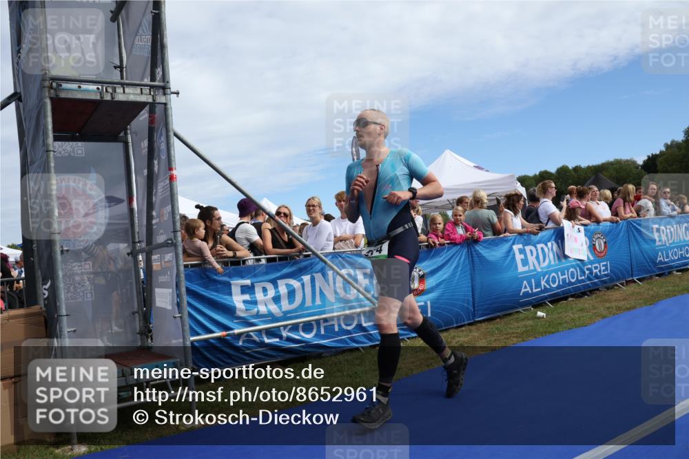 31.08.2025 - Elbe Triathlon Hamburg Strokosch-Dieckow http://msf.ph/oto/8652961 31.08.2025 11:18:14 Ziel 302, 459, 574, 601, 616 meine-sportfotos.de