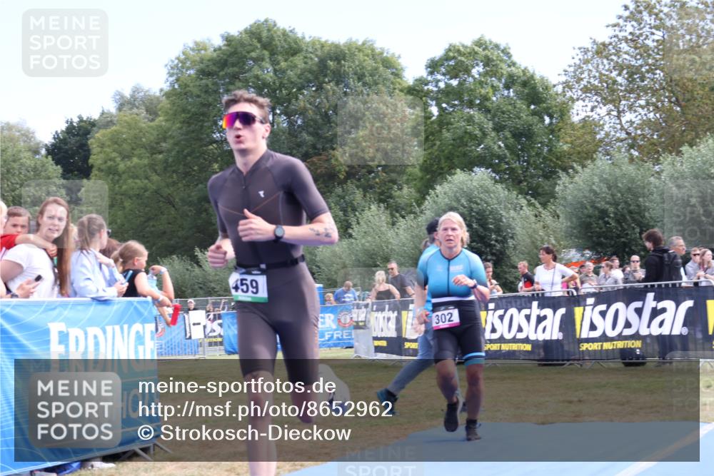 31.08.2025 - Elbe Triathlon Hamburg Strokosch-Dieckow http://msf.ph/oto/8652962 31.08.2025 11:18:15 Ziel 302, 459, 574, 601, 616 meine-sportfotos.de
