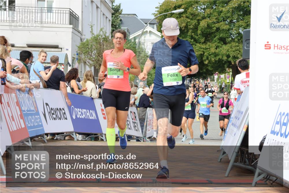31.08.2025 - 21. Blankeneser Heldenlauf Strokosch-Dieckow http://msf.ph/oto/8652964 31.08.2025 11:08:50 Ziel 3393, 3159, 3081, 3079, 3231, 3036, 3629, 3630, 3643 meine-sportfotos.de