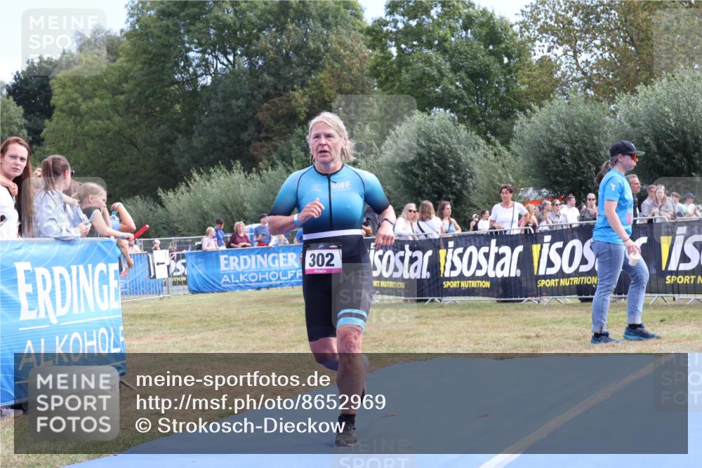 31.08.2025 - Elbe Triathlon Hamburg Strokosch-Dieckow http://msf.ph/oto/8652969 31.08.2025 11:18:16 Ziel 302, 459, 574, 1028 meine-sportfotos.de