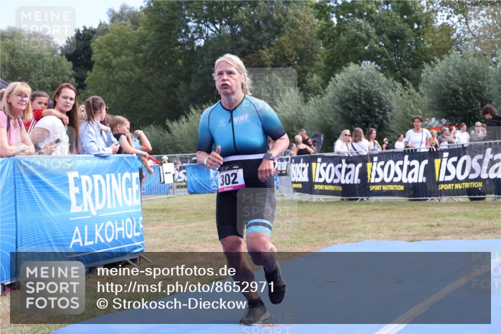 31.08.2025 - Elbe Triathlon Hamburg Strokosch-Dieckow http://msf.ph/oto/8652971 31.08.2025 11:18:16 Ziel 302, 459, 574, 1028 meine-sportfotos.de