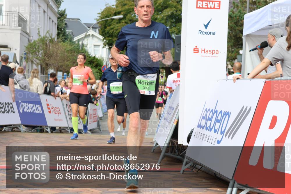 31.08.2025 - 21. Blankeneser Heldenlauf Strokosch-Dieckow http://msf.ph/oto/8652976 31.08.2025 11:08:49 Ziel 3393, 3159, 3081, 3079, 3231, 3036, 3643 meine-sportfotos.de