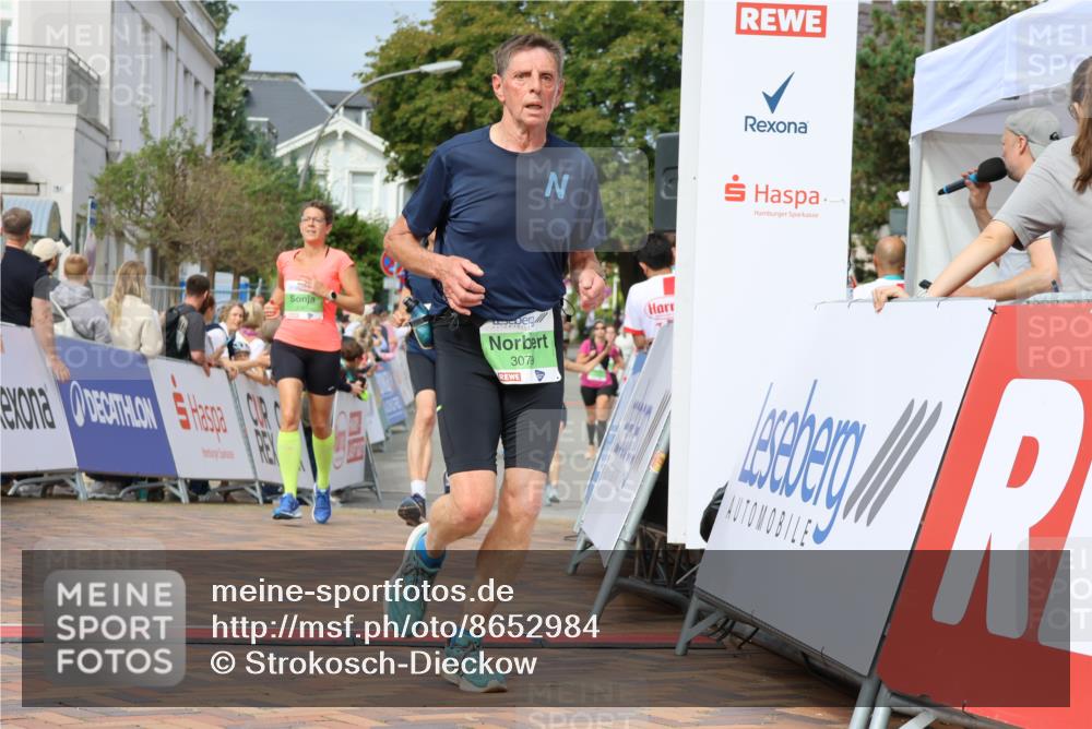 31.08.2025 - 21. Blankeneser Heldenlauf Strokosch-Dieckow http://msf.ph/oto/8652984 31.08.2025 11:08:49 Ziel 3393, 3159, 3081, 3079, 3231, 3036, 3643 meine-sportfotos.de