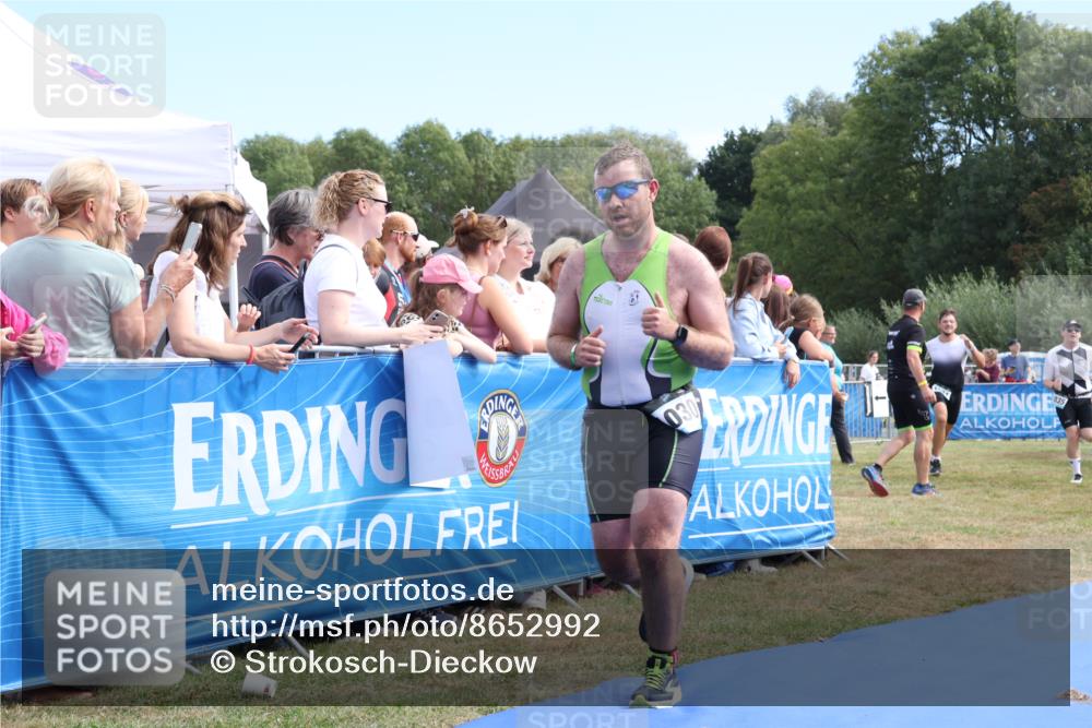 31.08.2025 - Elbe Triathlon Hamburg Strokosch-Dieckow http://msf.ph/oto/8652992 31.08.2025 11:18:28 Ziel 521, 678, 950, 1028, 1030, 1031, 1035 meine-sportfotos.de