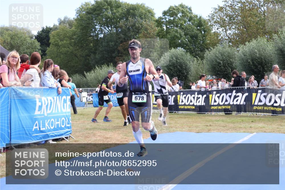 31.08.2025 - Elbe Triathlon Hamburg Strokosch-Dieckow http://msf.ph/oto/8652995 31.08.2025 11:18:30 Ziel 521, 678, 950, 1028, 1030, 1031, 1035 meine-sportfotos.de