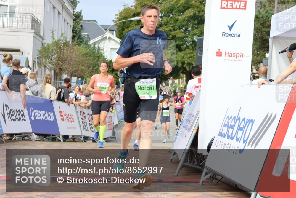 31.08.2025 - 21. Blankeneser Heldenlauf Strokosch-Dieckow http://msf.ph/oto/8652997 31.08.2025 11:08:48 Ziel 3159, 3081, 3079, 3231, 3036, 3643 meine-sportfotos.de