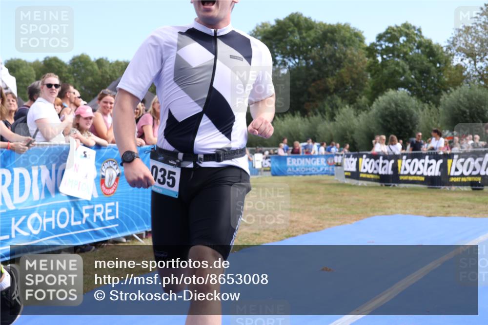 31.08.2025 - Elbe Triathlon Hamburg Strokosch-Dieckow http://msf.ph/oto/8653008 31.08.2025 11:18:32 Ziel 678, 950, 1030, 1031, 1035 meine-sportfotos.de