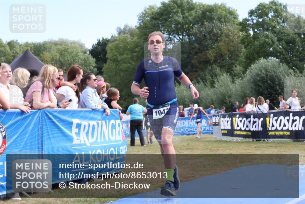 31.08.2025 - Elbe Triathlon Hamburg Strokosch-Dieckow http://msf.ph/oto/8653013 31.08.2025 11:18:47 Ziel 668, 1047 meine-sportfotos.de