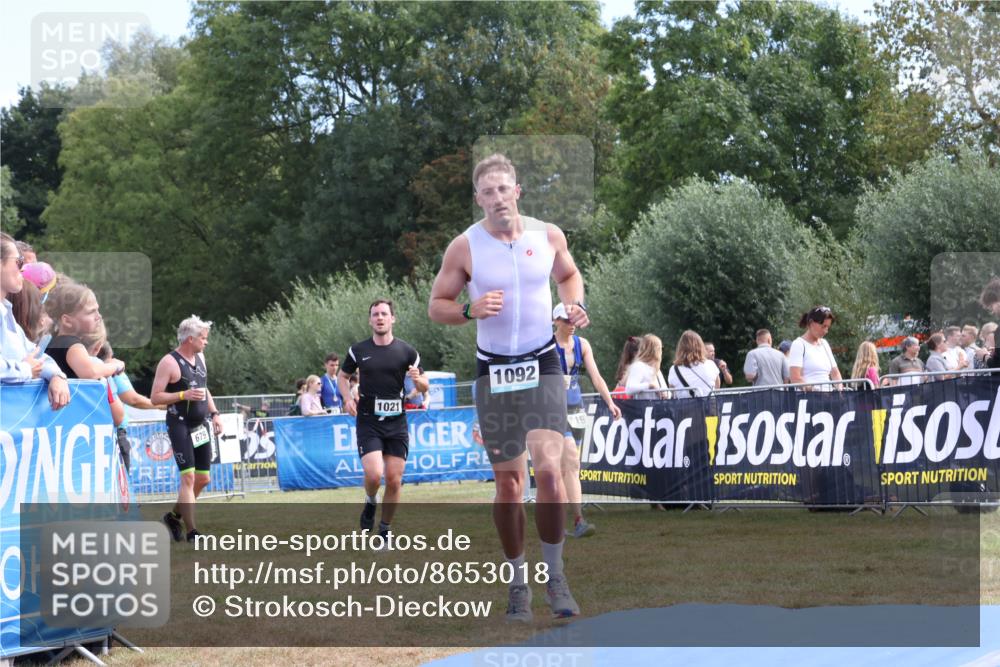 31.08.2025 - Elbe Triathlon Hamburg Strokosch-Dieckow http://msf.ph/oto/8653018 31.08.2025 11:18:57 Ziel 1021, 1037, 1092 meine-sportfotos.de
