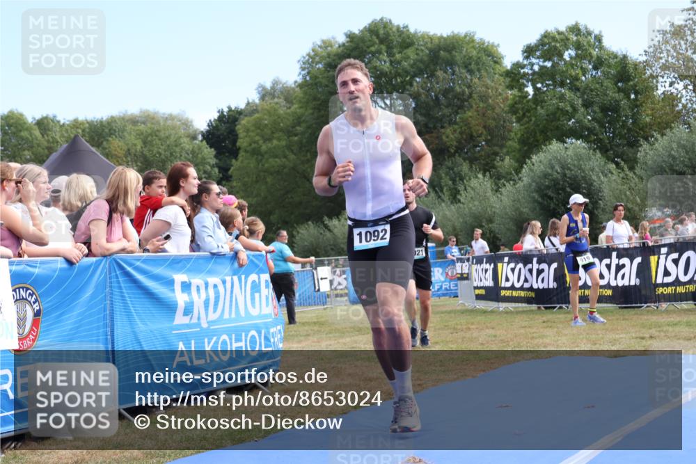 31.08.2025 - Elbe Triathlon Hamburg Strokosch-Dieckow http://msf.ph/oto/8653024 31.08.2025 11:18:58 Ziel 1021, 1037, 1092 meine-sportfotos.de