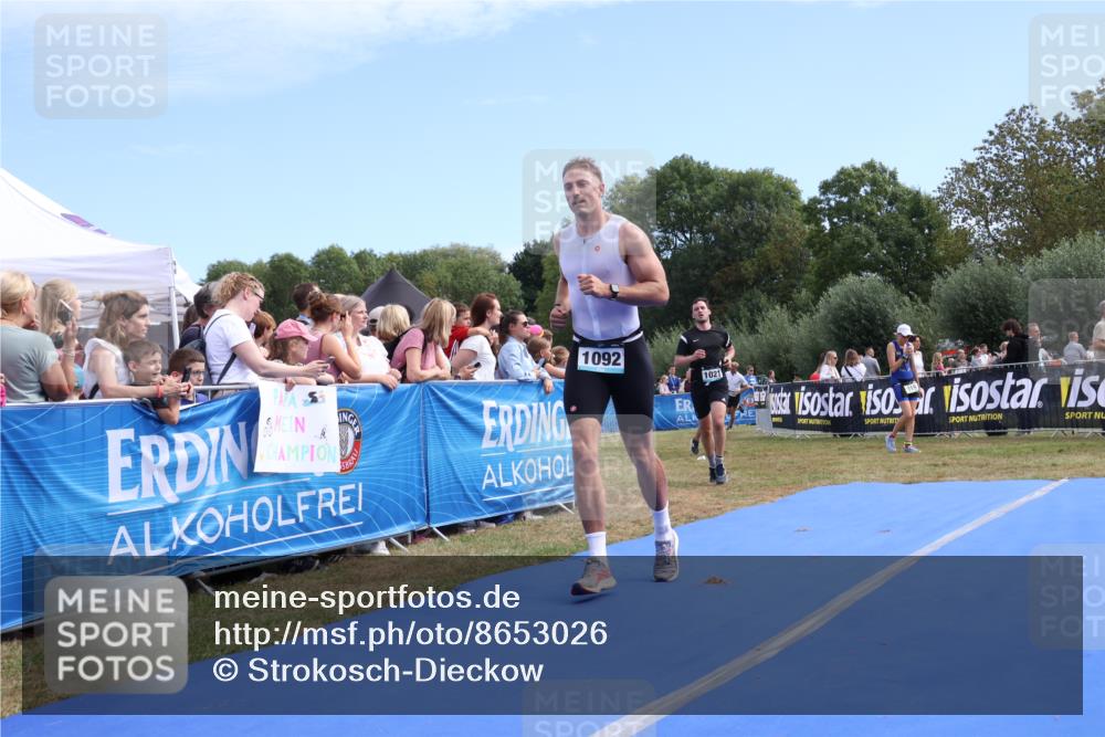 31.08.2025 - Elbe Triathlon Hamburg Strokosch-Dieckow http://msf.ph/oto/8653026 31.08.2025 11:18:59 Ziel 1021, 1037, 1092 meine-sportfotos.de