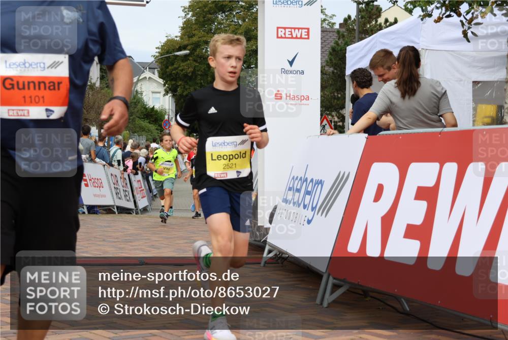 31.08.2025 - 21. Blankeneser Heldenlauf Strokosch-Dieckow http://msf.ph/oto/8653027 31.08.2025 10:27:07 Ziel 1101, 2150, 2205, 2521, 2517 meine-sportfotos.de