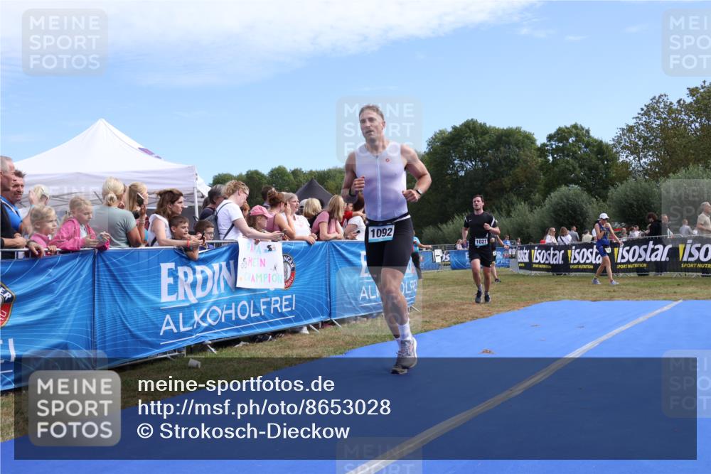 31.08.2025 - Elbe Triathlon Hamburg Strokosch-Dieckow http://msf.ph/oto/8653028 31.08.2025 11:18:59 Ziel 1021, 1037, 1092 meine-sportfotos.de