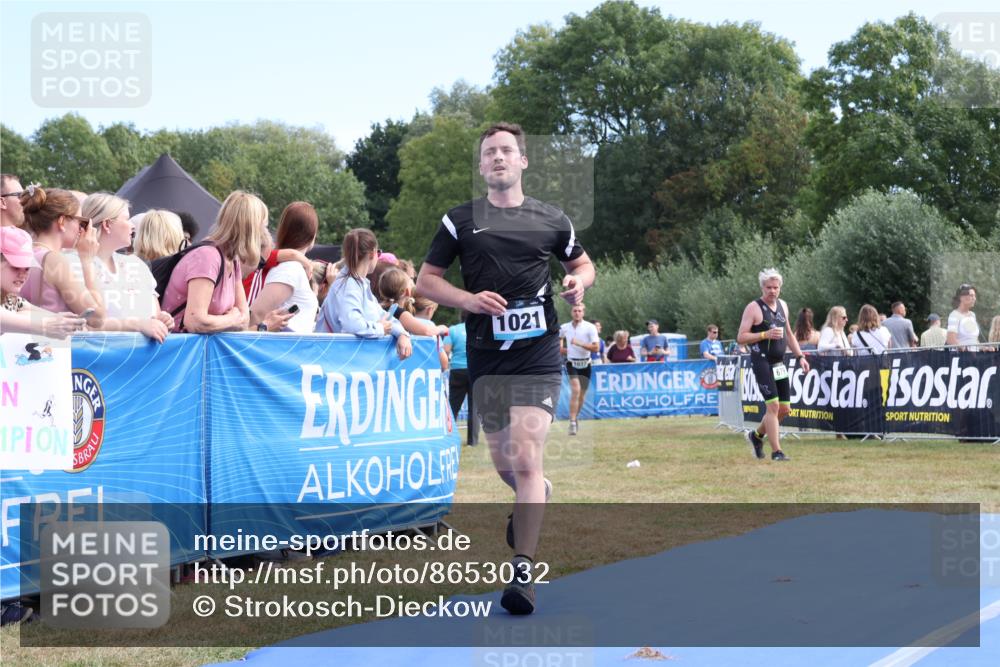 31.08.2025 - Elbe Triathlon Hamburg Strokosch-Dieckow http://msf.ph/oto/8653032 31.08.2025 11:19:00 Ziel 1021, 1037, 1092 meine-sportfotos.de