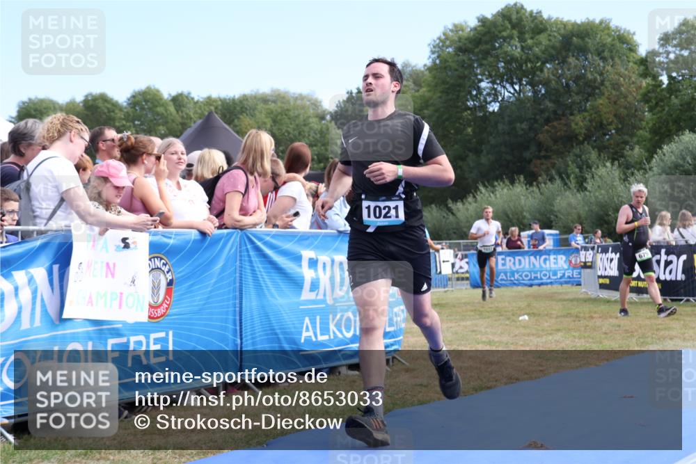 31.08.2025 - Elbe Triathlon Hamburg Strokosch-Dieckow http://msf.ph/oto/8653033 31.08.2025 11:19:01 Ziel 1021, 1037, 1092 meine-sportfotos.de
