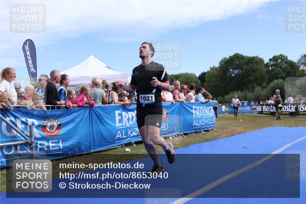 31.08.2025 - Elbe Triathlon Hamburg Strokosch-Dieckow http://msf.ph/oto/8653040 31.08.2025 11:19:02 Ziel 1021, 1037, 1092 meine-sportfotos.de