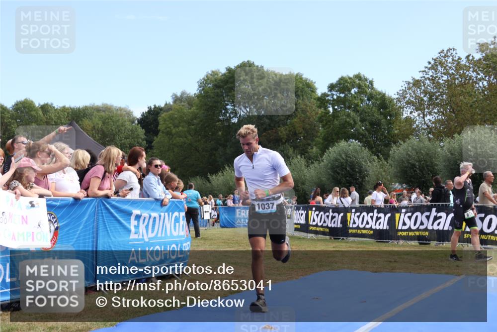 31.08.2025 - Elbe Triathlon Hamburg Strokosch-Dieckow http://msf.ph/oto/8653041 31.08.2025 11:19:06 Ziel 497, 778, 981, 1021, 1037 meine-sportfotos.de