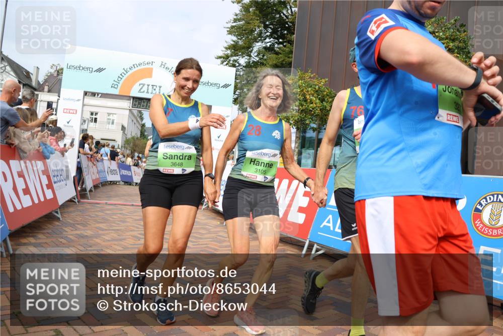 31.08.2025 - 21. Blankeneser Heldenlauf Strokosch-Dieckow http://msf.ph/oto/8653044 31.08.2025 11:08:35 Ziel 3273, 3649, 3648, 3105, 3376, 3677 meine-sportfotos.de