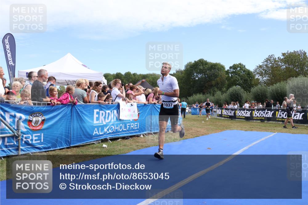 31.08.2025 - Elbe Triathlon Hamburg Strokosch-Dieckow http://msf.ph/oto/8653045 31.08.2025 11:19:06 Ziel 497, 778, 981, 1021, 1037 meine-sportfotos.de