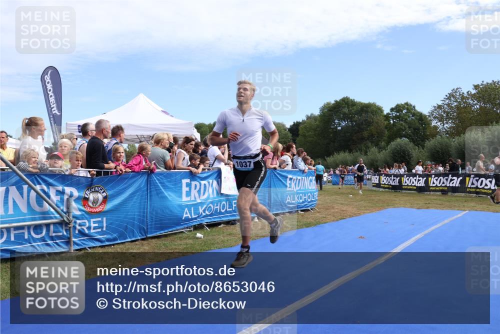 31.08.2025 - Elbe Triathlon Hamburg Strokosch-Dieckow http://msf.ph/oto/8653046 31.08.2025 11:19:07 Ziel 497, 778, 981, 1037 meine-sportfotos.de