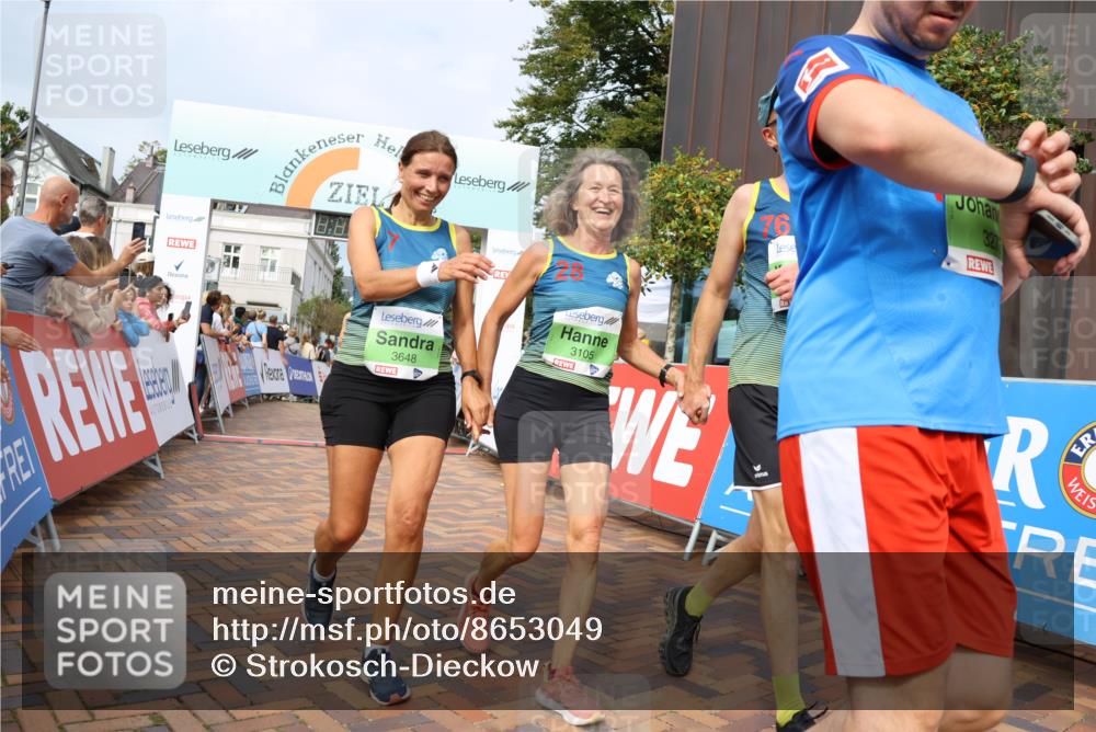 31.08.2025 - 21. Blankeneser Heldenlauf Strokosch-Dieckow http://msf.ph/oto/8653049 31.08.2025 11:08:35 Ziel 3273, 3649, 3648, 3105, 3376, 3677 meine-sportfotos.de