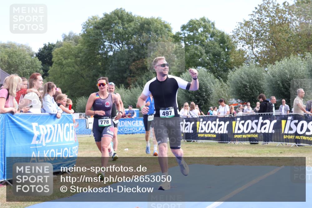 31.08.2025 - Elbe Triathlon Hamburg Strokosch-Dieckow http://msf.ph/oto/8653050 31.08.2025 11:19:12 Ziel 497, 778, 981 meine-sportfotos.de