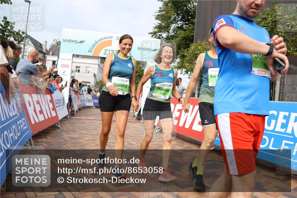 31.08.2025 - 21. Blankeneser Heldenlauf Strokosch-Dieckow http://msf.ph/oto/8653058 31.08.2025 11:08:34 Ziel 3273, 3649, 3648, 3105, 3376, 3677, 3010 meine-sportfotos.de
