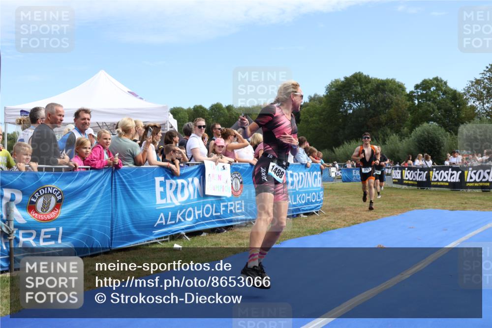 31.08.2025 - Elbe Triathlon Hamburg Strokosch-Dieckow http://msf.ph/oto/8653066 31.08.2025 11:19:20 Ziel 428, 696, 972, 981, 997 meine-sportfotos.de