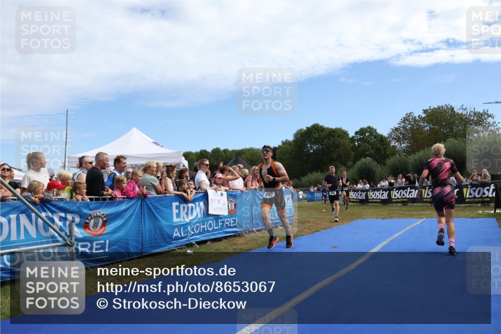 31.08.2025 - Elbe Triathlon Hamburg Strokosch-Dieckow http://msf.ph/oto/8653067 31.08.2025 11:19:22 Ziel 428, 696, 900, 972, 997 meine-sportfotos.de