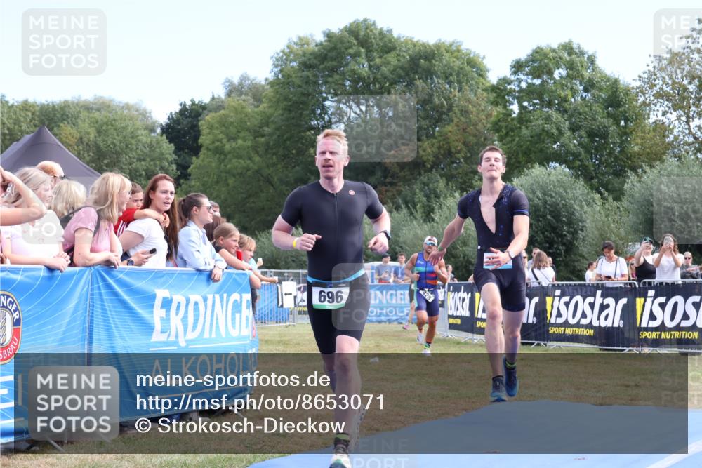31.08.2025 - Elbe Triathlon Hamburg Strokosch-Dieckow http://msf.ph/oto/8653071 31.08.2025 11:19:24 Ziel 428, 690, 696, 900, 972, 997 meine-sportfotos.de