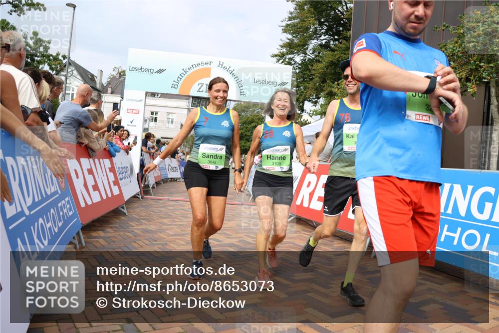 31.08.2025 - 21. Blankeneser Heldenlauf Strokosch-Dieckow http://msf.ph/oto/8653073 31.08.2025 11:08:34 Ziel 3273, 3649, 3648, 3105, 3376, 3677, 3010 meine-sportfotos.de