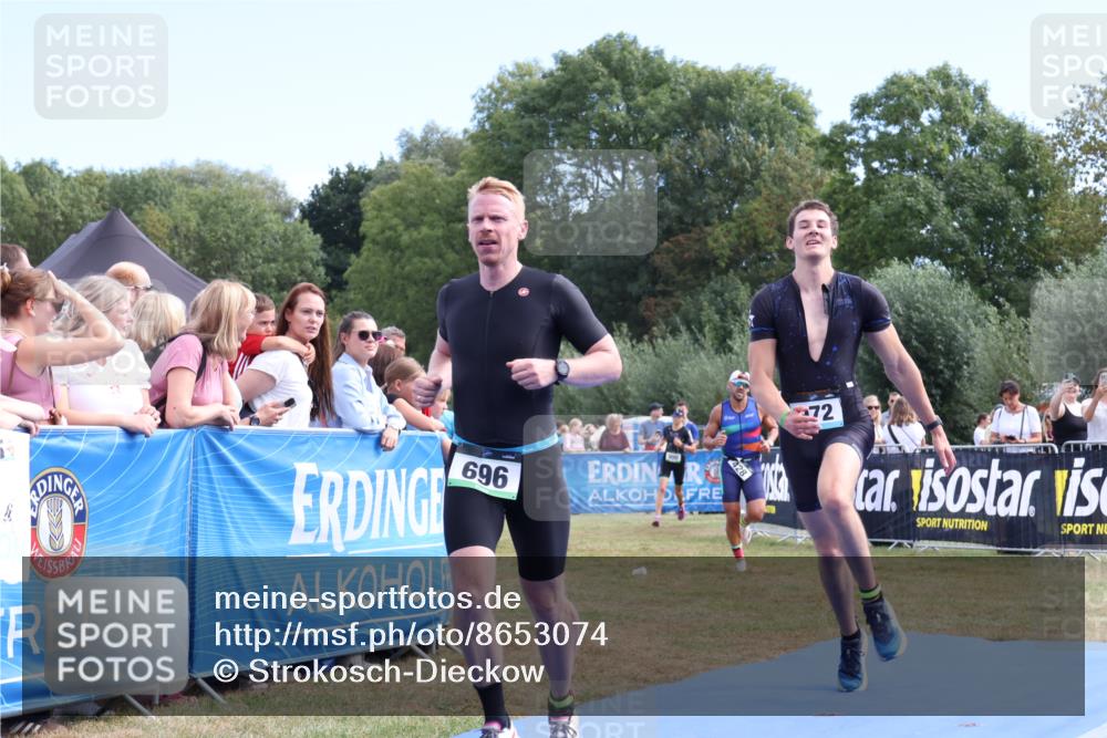 31.08.2025 - Elbe Triathlon Hamburg Strokosch-Dieckow http://msf.ph/oto/8653074 31.08.2025 11:19:24 Ziel 428, 690, 696, 900, 972, 997 meine-sportfotos.de