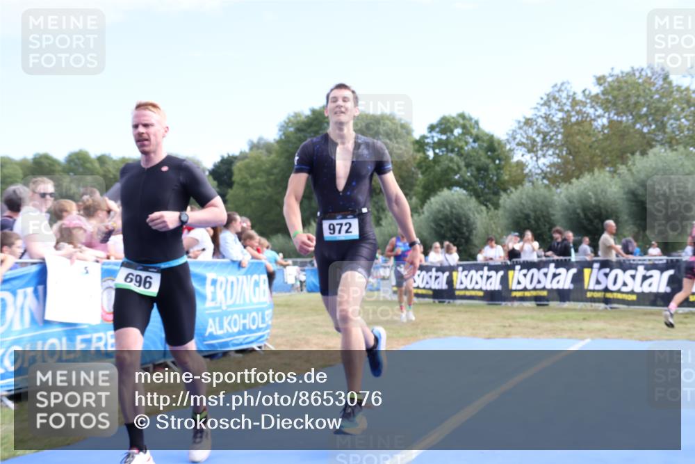 31.08.2025 - Elbe Triathlon Hamburg Strokosch-Dieckow http://msf.ph/oto/8653076 31.08.2025 11:19:25 Ziel 428, 690, 696, 900, 972, 997 meine-sportfotos.de
