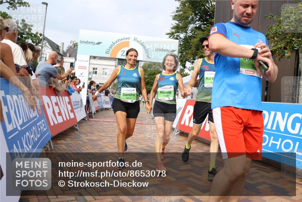 31.08.2025 - 21. Blankeneser Heldenlauf Strokosch-Dieckow http://msf.ph/oto/8653078 31.08.2025 11:08:34 Ziel 3273, 3649, 3648, 3105, 3376, 3677, 3010 meine-sportfotos.de